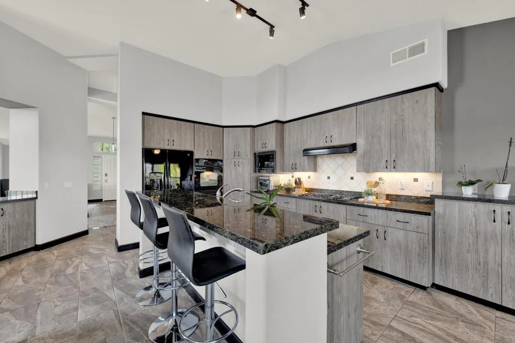 https://cdn.realtyfeed.com/cdn/127/306796486/3897341452aaf965cbccdc9d0849bc25.webp