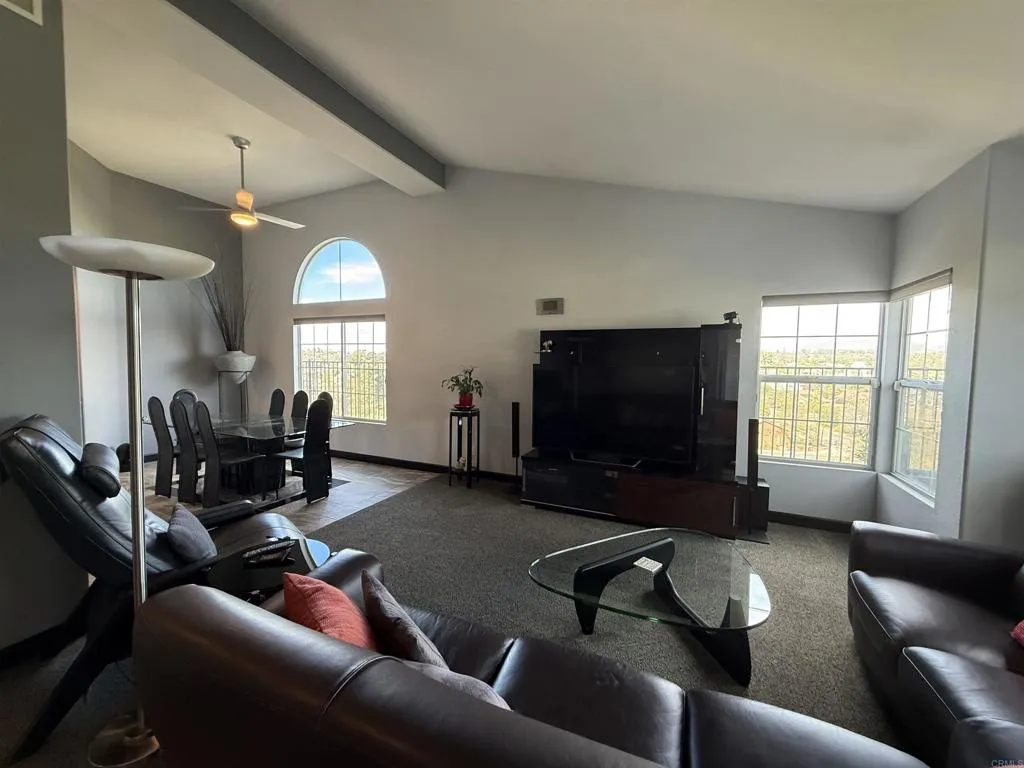 https://cdn.realtyfeed.com/cdn/127/306796486/4109761b432651973e3ef3ed73479f33.webp