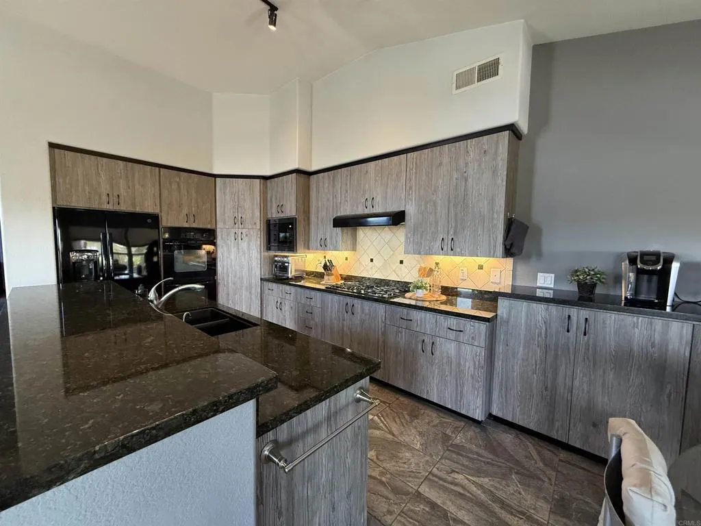 https://cdn.realtyfeed.com/cdn/127/306796486/50d33d2040881c7c25fbd28649df3458.webp