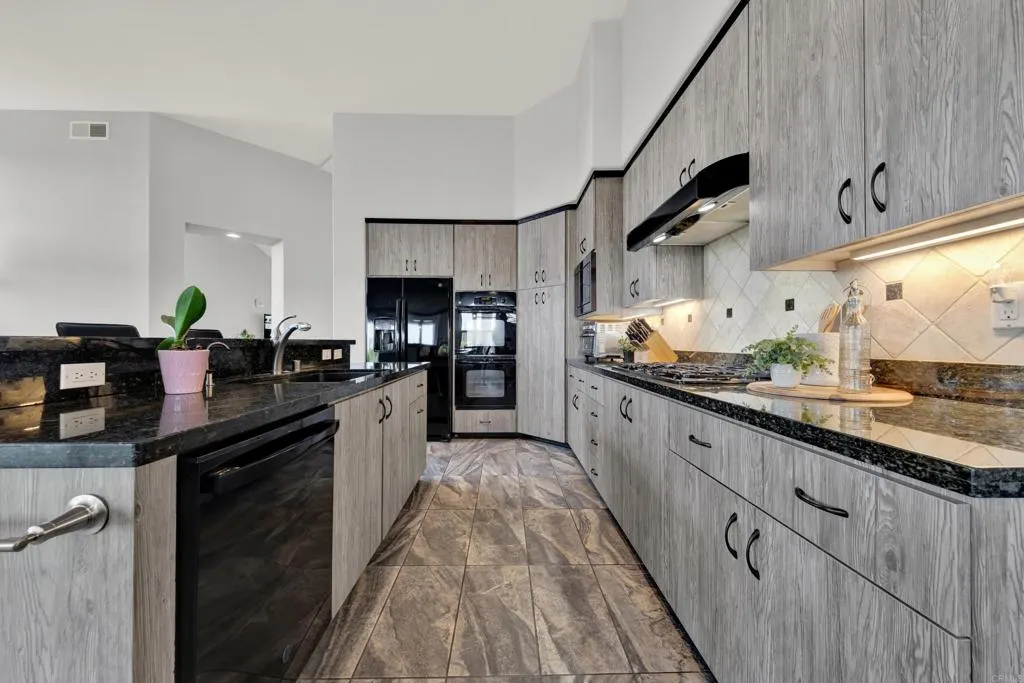 https://cdn.realtyfeed.com/cdn/127/306796486/5f87d2754d9d7ba2c9a9447bb6bb29a1.webp