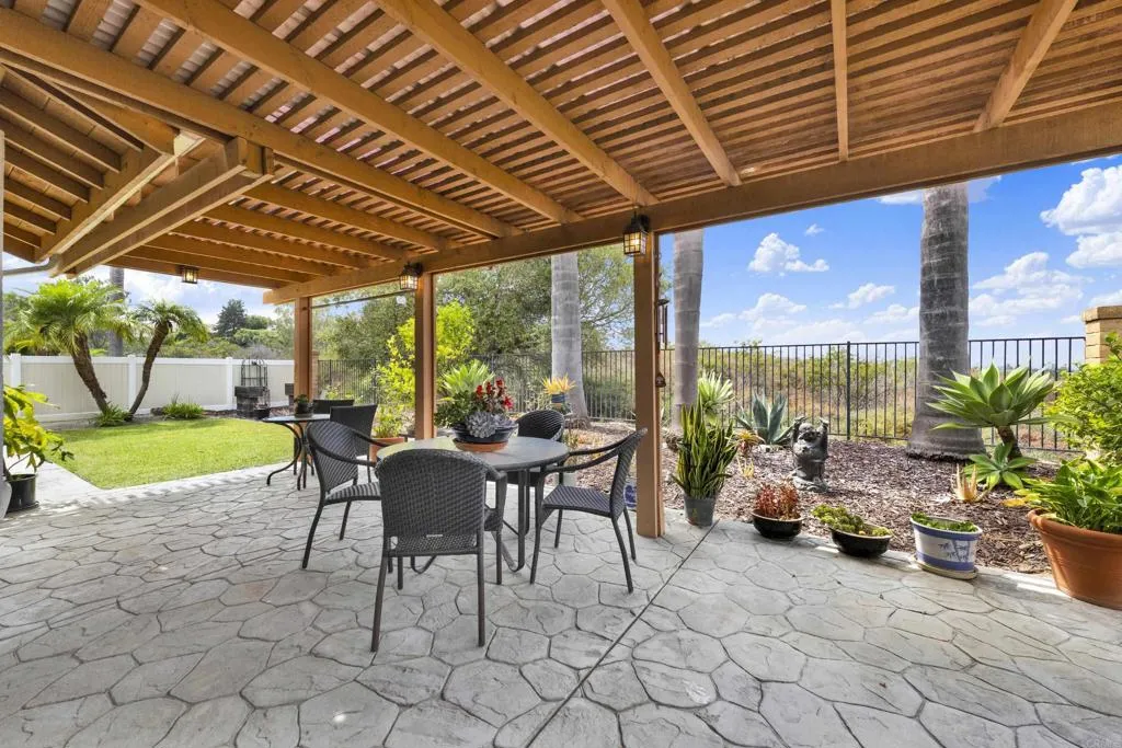 https://cdn.realtyfeed.com/cdn/127/306796486/bd60aad73f7f67fb1aea4ed19d638e84.webp