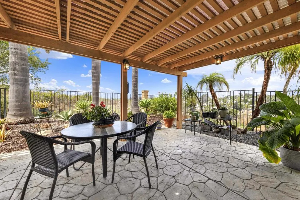 https://cdn.realtyfeed.com/cdn/127/306796486/e2849efa35e480c82bcdec486d263cca.webp