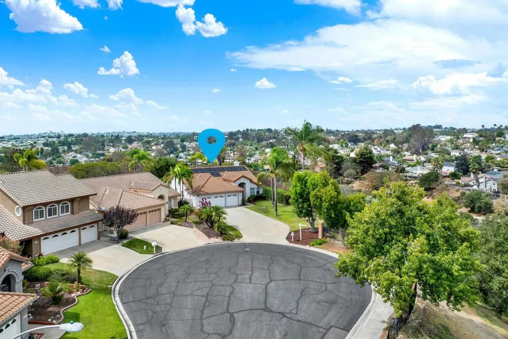 https://cdn.realtyfeed.com/cdn/127/306796486/f90b2f21b5a8f4b0cc00054bc703e0c0.webp