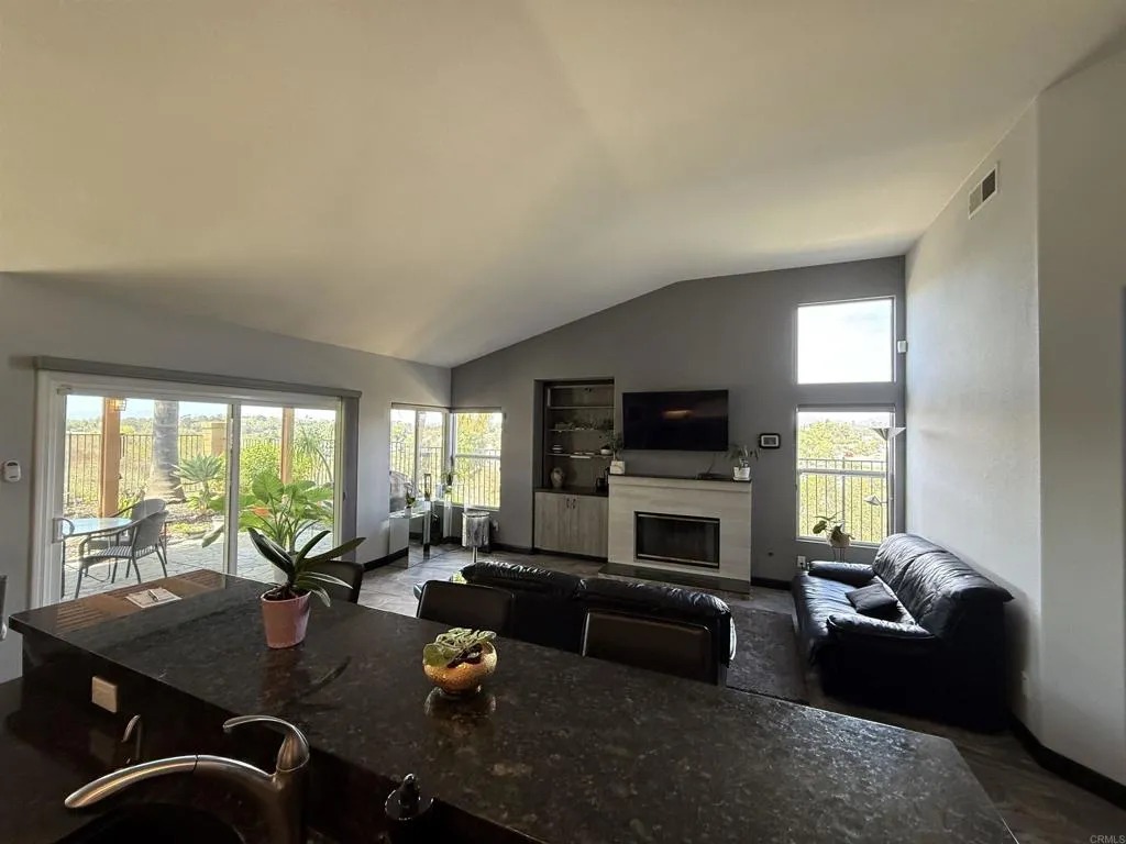 https://cdn.realtyfeed.com/cdn/127/306796486/fb8963624057291071704c97065c15f6.webp