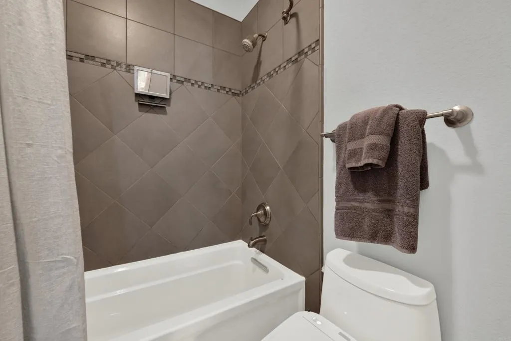 https://cdn.realtyfeed.com/cdn/127/306796486/ffe80cad066aec3a2997a4ad1c7cda52.webp