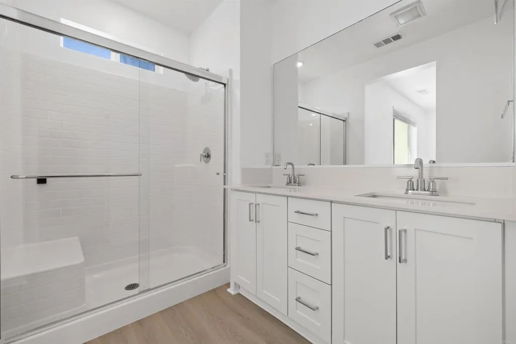 https://cdn.realtyfeed.com/cdn/127/306796511/3a66dfcb6d4f78dc18fffe3674d534aa.webp