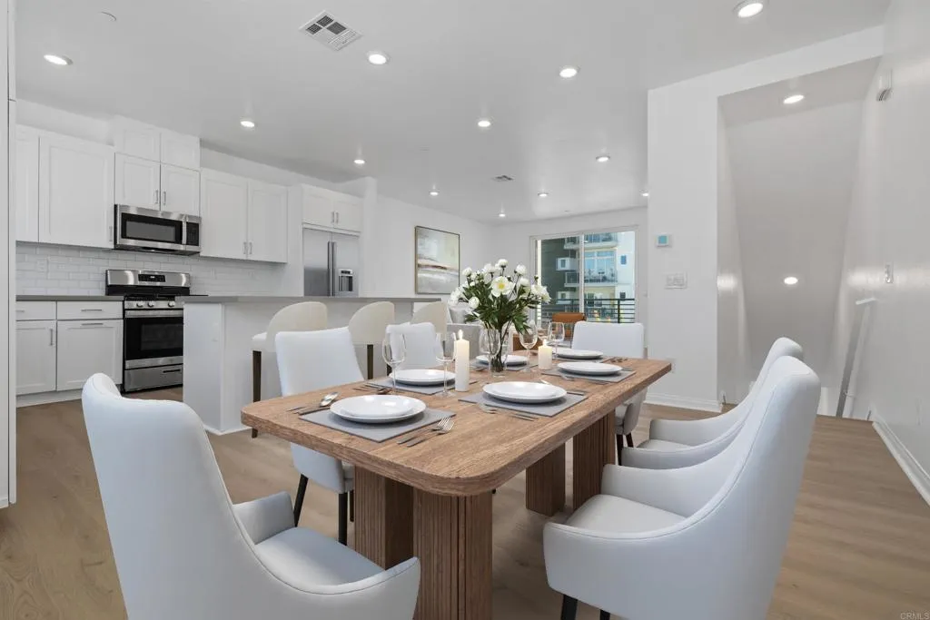 https://cdn.realtyfeed.com/cdn/127/306796511/6ecb37a1c05bf99a6fc0e86ebd0cc97c.webp