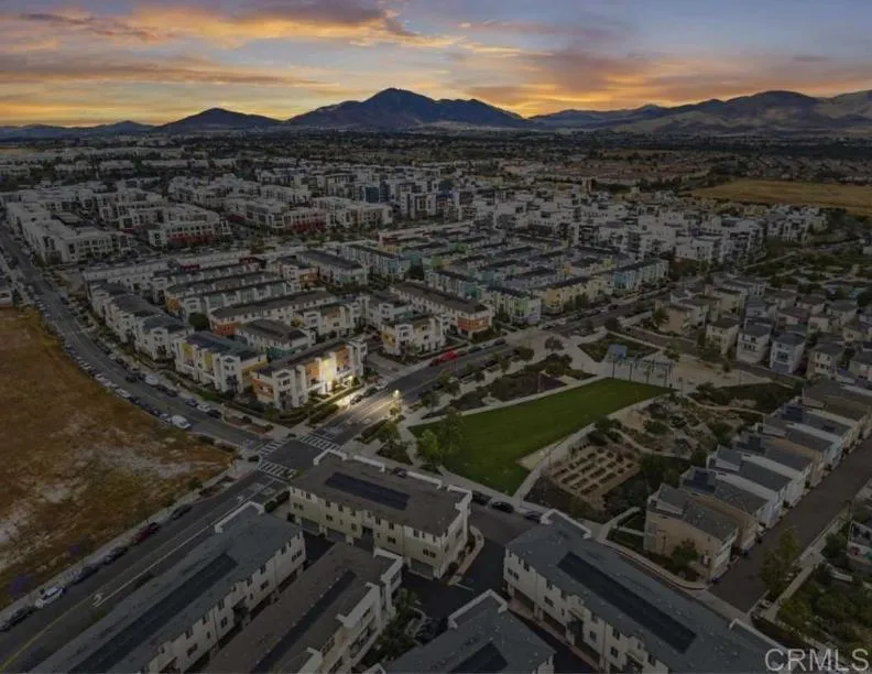 https://cdn.realtyfeed.com/cdn/127/306796511/764d801ee21c48b714da3ae0bfac2b92.webp