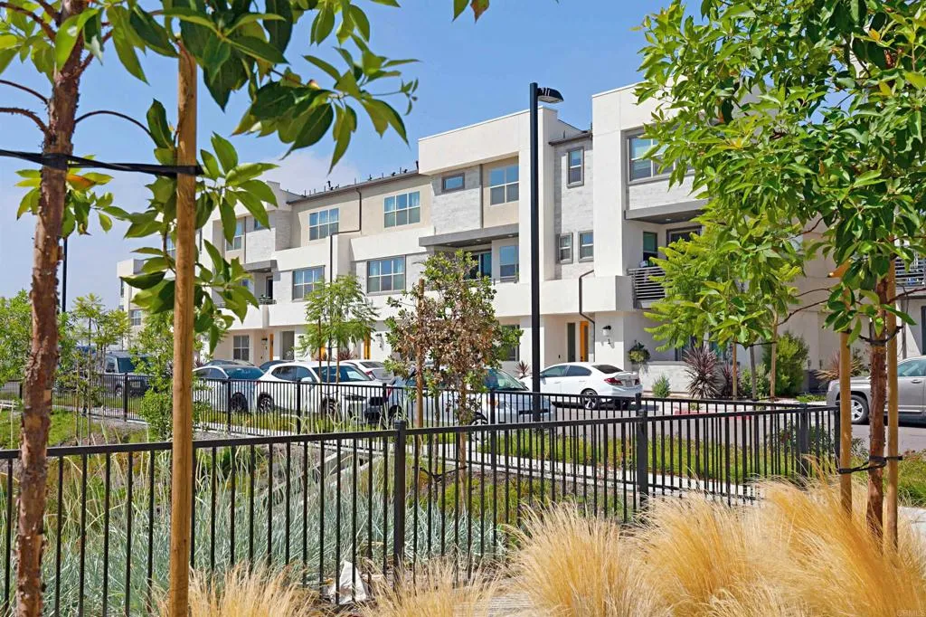 https://cdn.realtyfeed.com/cdn/127/306796511/79126f3032c2dd488592a59fe702985f.webp