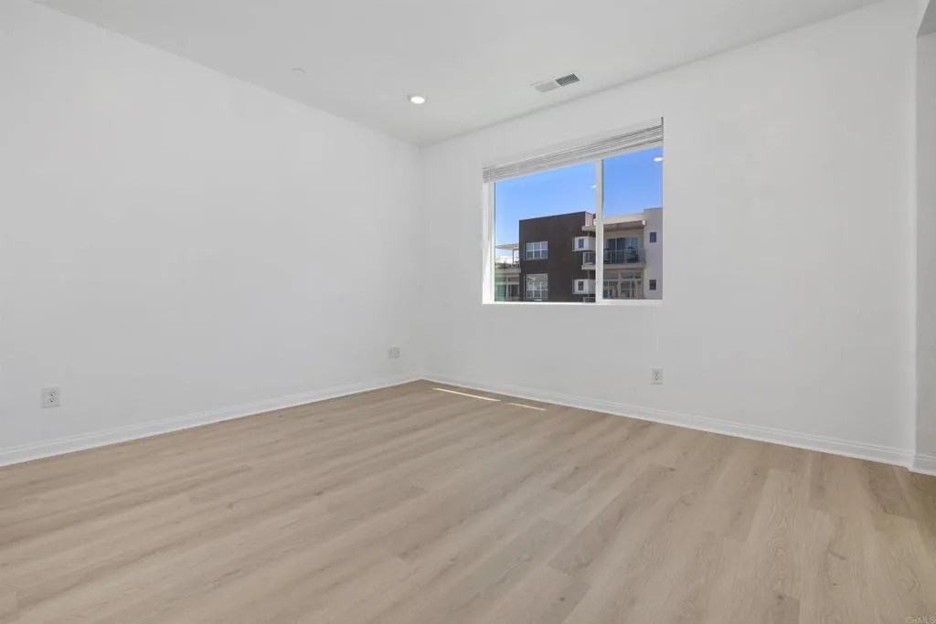 https://cdn.realtyfeed.com/cdn/127/306796511/da036881008883017f83e62c361ab5e6.webp