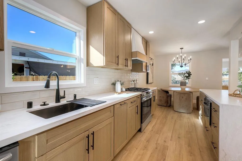 https://cdn.realtyfeed.com/cdn/127/306796741/0d97bfb19eab0224cdaeb07ebe21ebb4.webp
