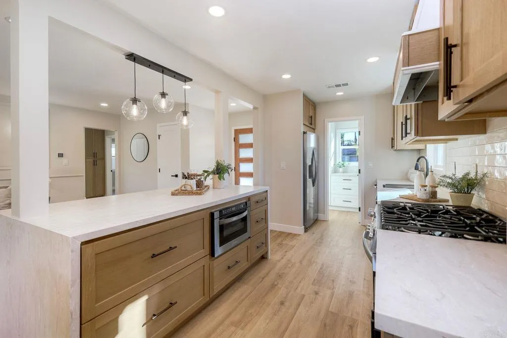 https://cdn.realtyfeed.com/cdn/127/306796741/9f5e9af6e6f95ba1990fa0914cd4757c.webp