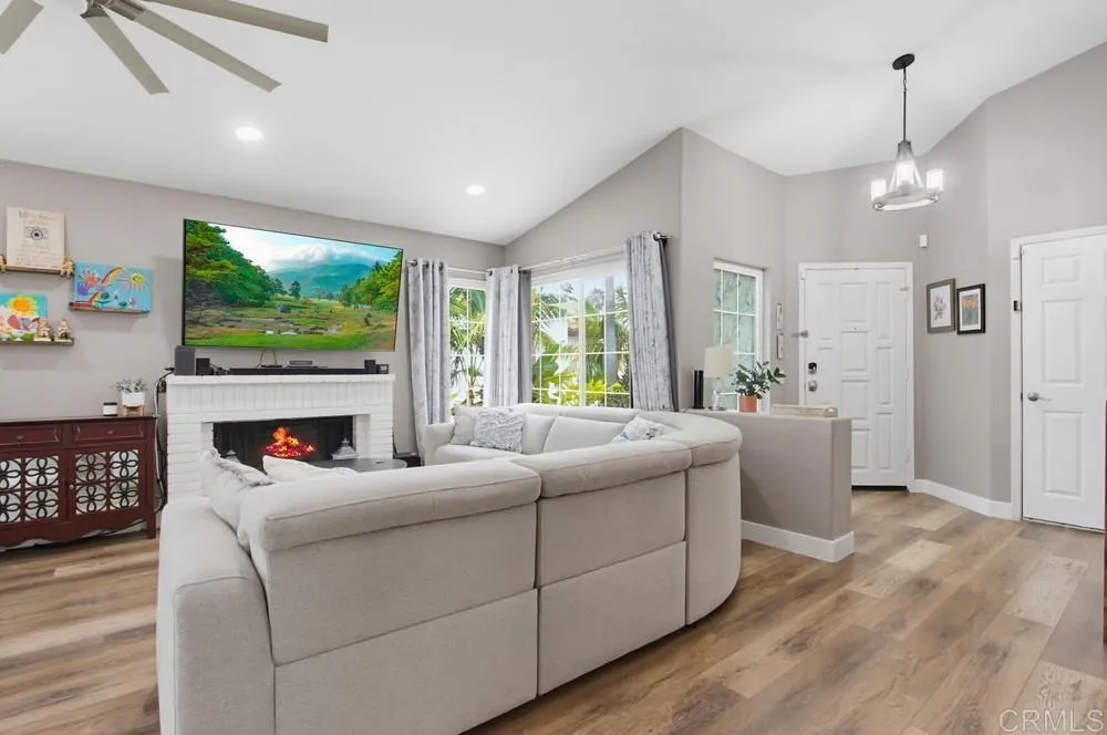 https://cdn.realtyfeed.com/cdn/127/306796742/57b7d713fc4417520f5cb6ae567b6a4e.webp