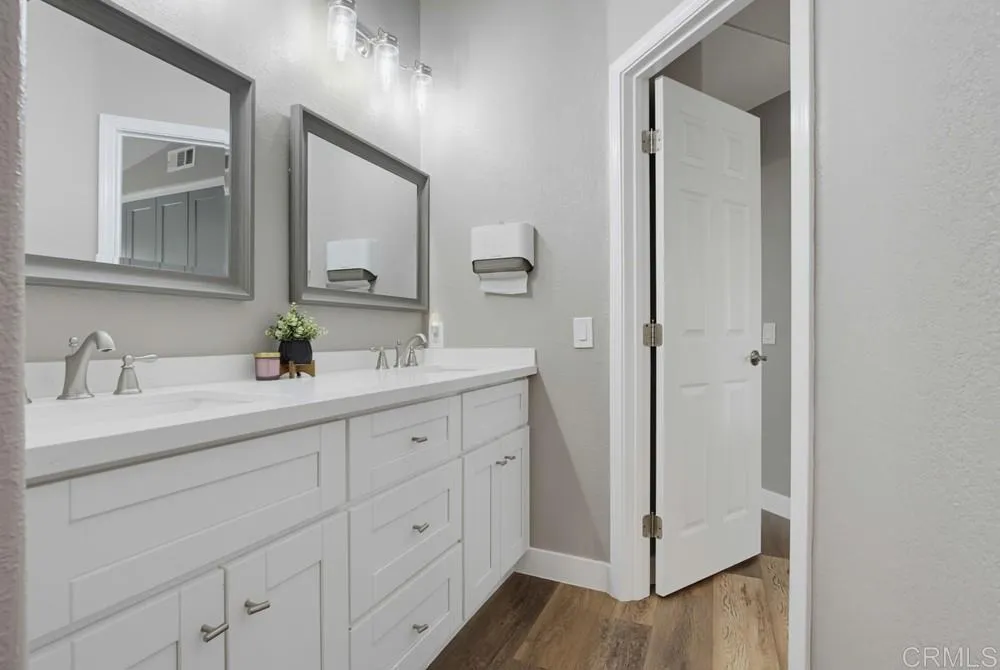 https://cdn.realtyfeed.com/cdn/127/306796742/5cf1253e7bf4f5cedf16729892e43e01.webp