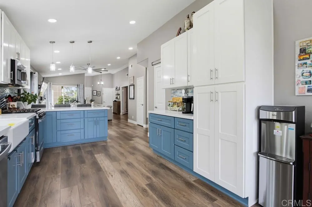 https://cdn.realtyfeed.com/cdn/127/306796742/ce386e1bebba4f9598ac094439b932c4.webp