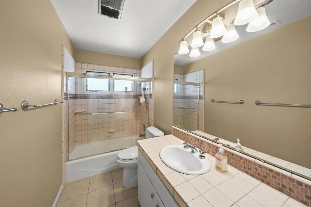 https://cdn.realtyfeed.com/cdn/127/306796825/75f73627fcd05b05aa55df6cab71f9ff.webp