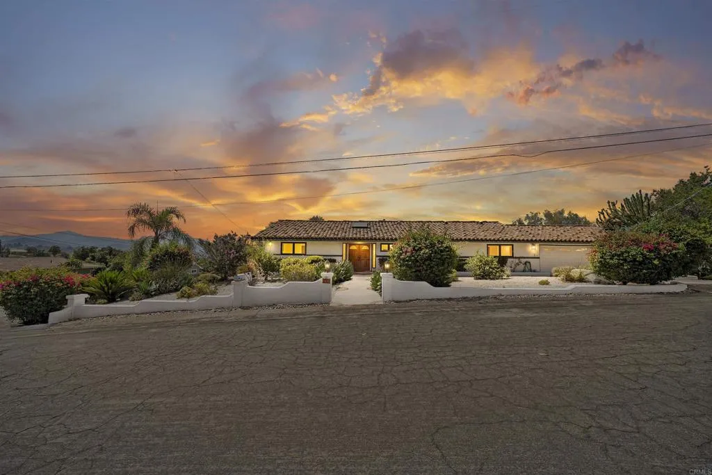 https://cdn.realtyfeed.com/cdn/127/306796825/87429b583c5416ad057136b2b13845b6.webp