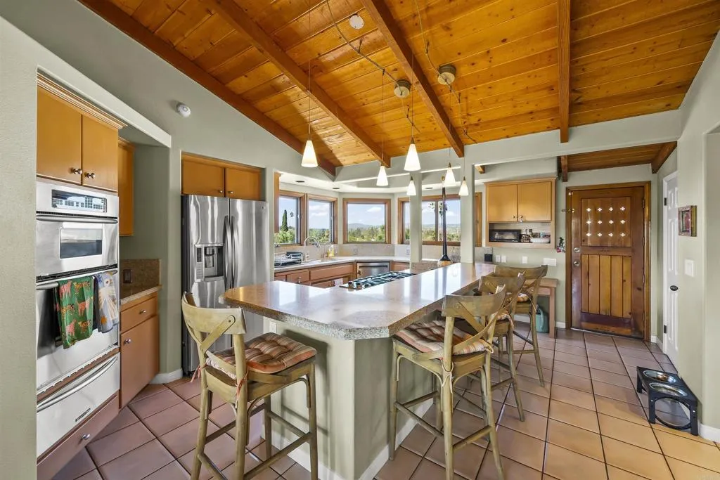 https://cdn.realtyfeed.com/cdn/127/306796825/cfdb5c9e927671df3ec03b0cdb19a97e.webp