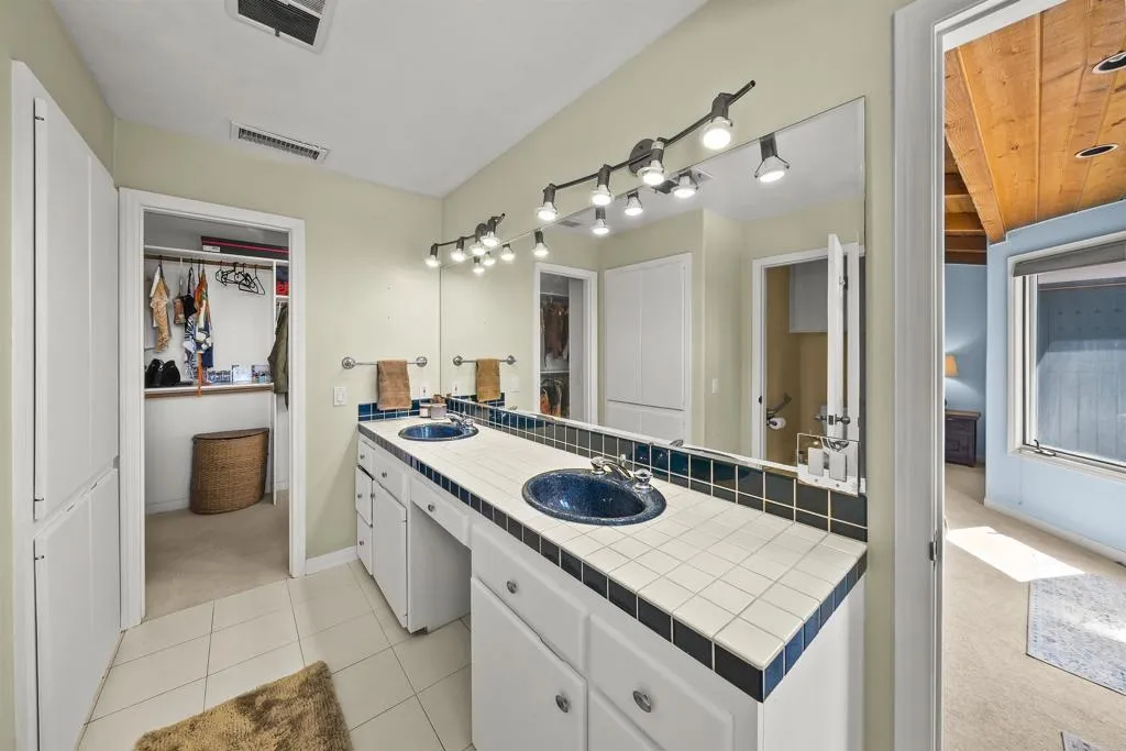 https://cdn.realtyfeed.com/cdn/127/306796825/ed79b0b807c9028228a2f8b41b5b7cd8.webp
