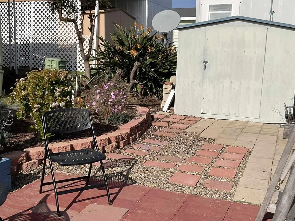 https://cdn.realtyfeed.com/cdn/127/306796854/467bc3b6445eca35939767ecad800520.webp