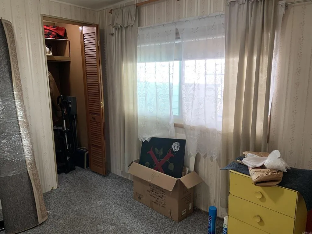 https://cdn.realtyfeed.com/cdn/127/306796854/75a9f4dce015d99c0d1158b52f1bbde4.webp