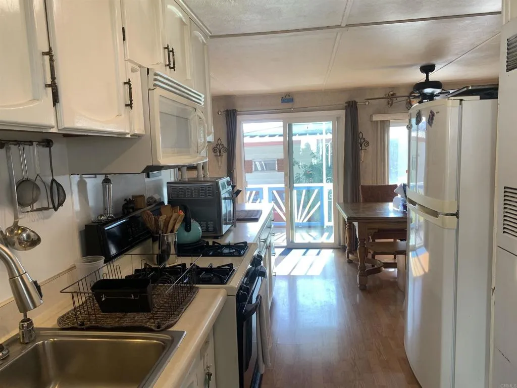 https://cdn.realtyfeed.com/cdn/127/306796854/8220043732dfb3ef5dbc381753d84137.webp