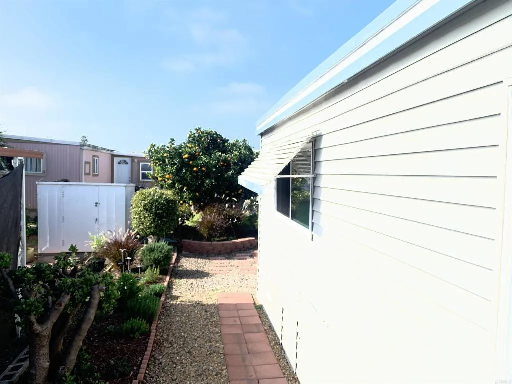 https://cdn.realtyfeed.com/cdn/127/306796854/8f68f4d789181decdc312ad43970b999.webp