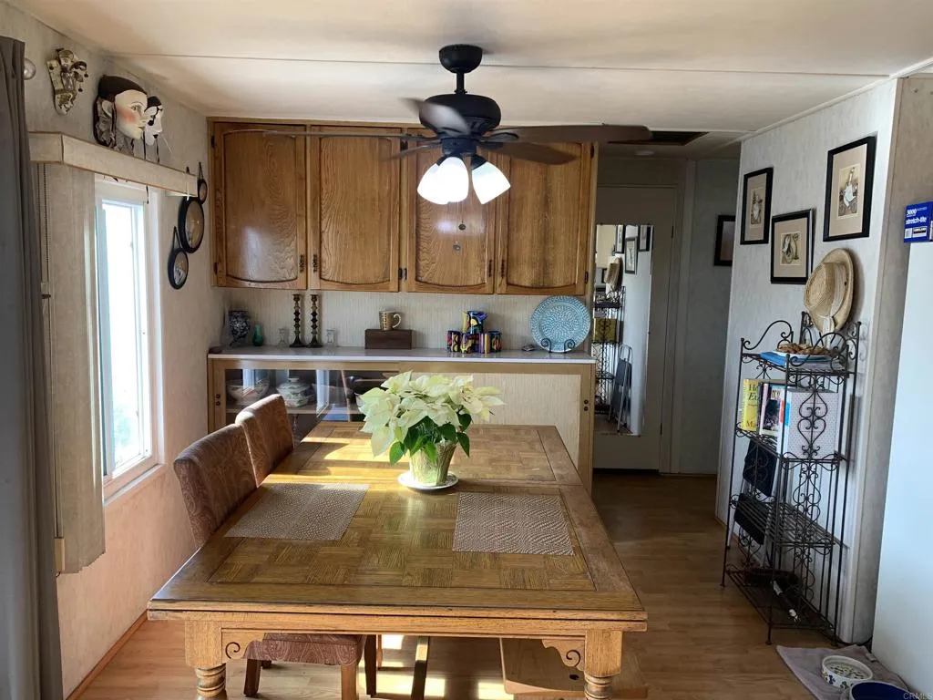 https://cdn.realtyfeed.com/cdn/127/306796854/a46040d0a74aa3a1eff0df42d7f685db.webp