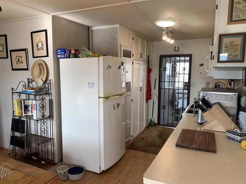 https://cdn.realtyfeed.com/cdn/127/306796854/b317110a7b90f7d03421425ba2a1ce4c.webp
