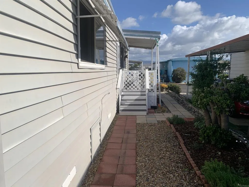 https://cdn.realtyfeed.com/cdn/127/306796854/d4b617d6fef2a1e5a85c6901faab6e4c.webp