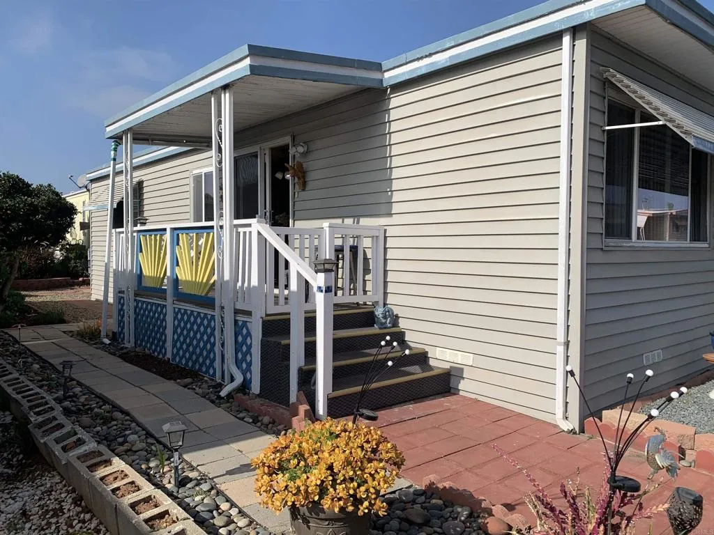 https://cdn.realtyfeed.com/cdn/127/306796854/d5bda62fe9a42551d848e5d5ea51aa21.webp