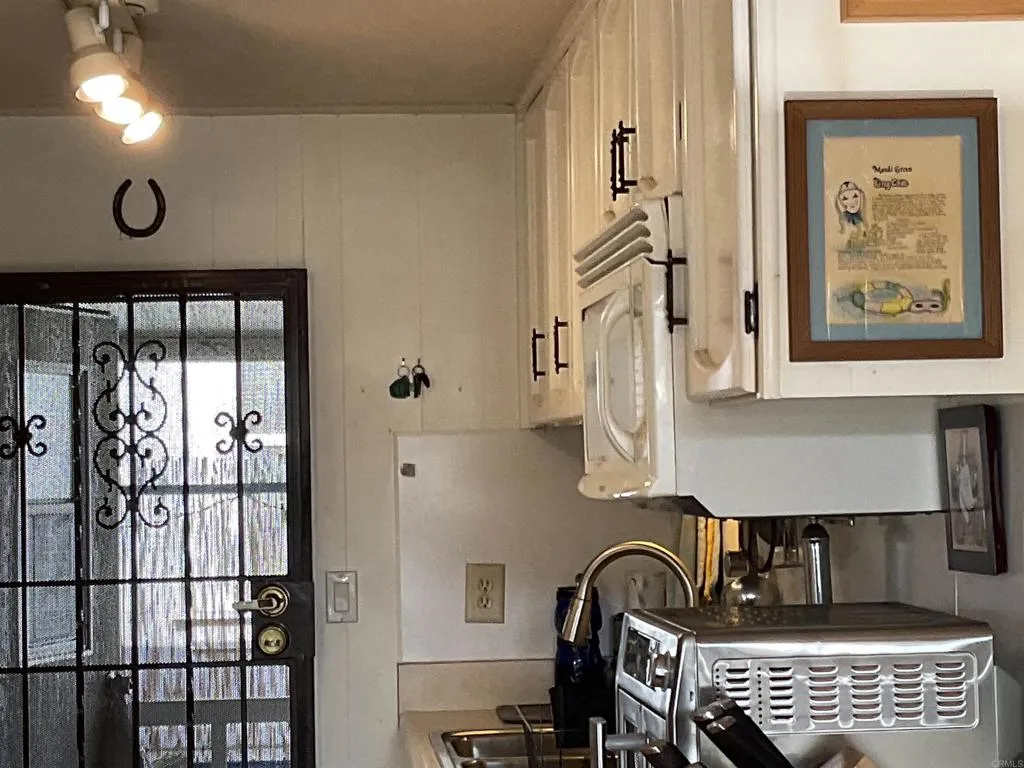 https://cdn.realtyfeed.com/cdn/127/306796854/e400e6210b57807ab883a484a2b4764a.webp
