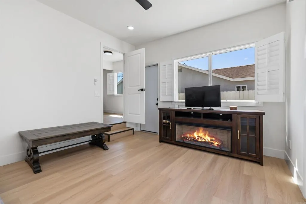 https://cdn.realtyfeed.com/cdn/127/306796907/48a5c2811b80e7a0bd75d42d0276751c.webp