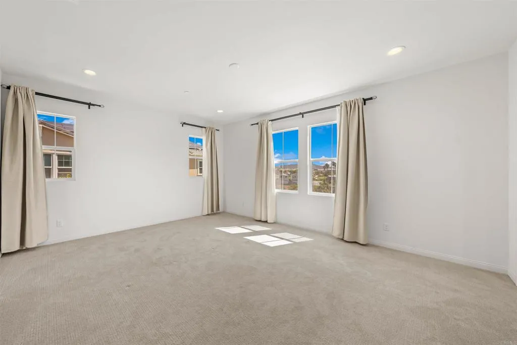 https://cdn.realtyfeed.com/cdn/127/306796940/082683a3ed455c6e18dce9409ebe1737.webp
