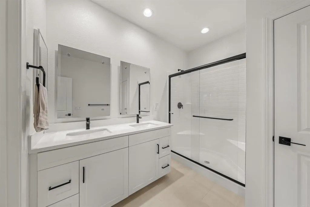 https://cdn.realtyfeed.com/cdn/127/306796940/c13bd5d0ce5592dfa6a17eb040975726.webp