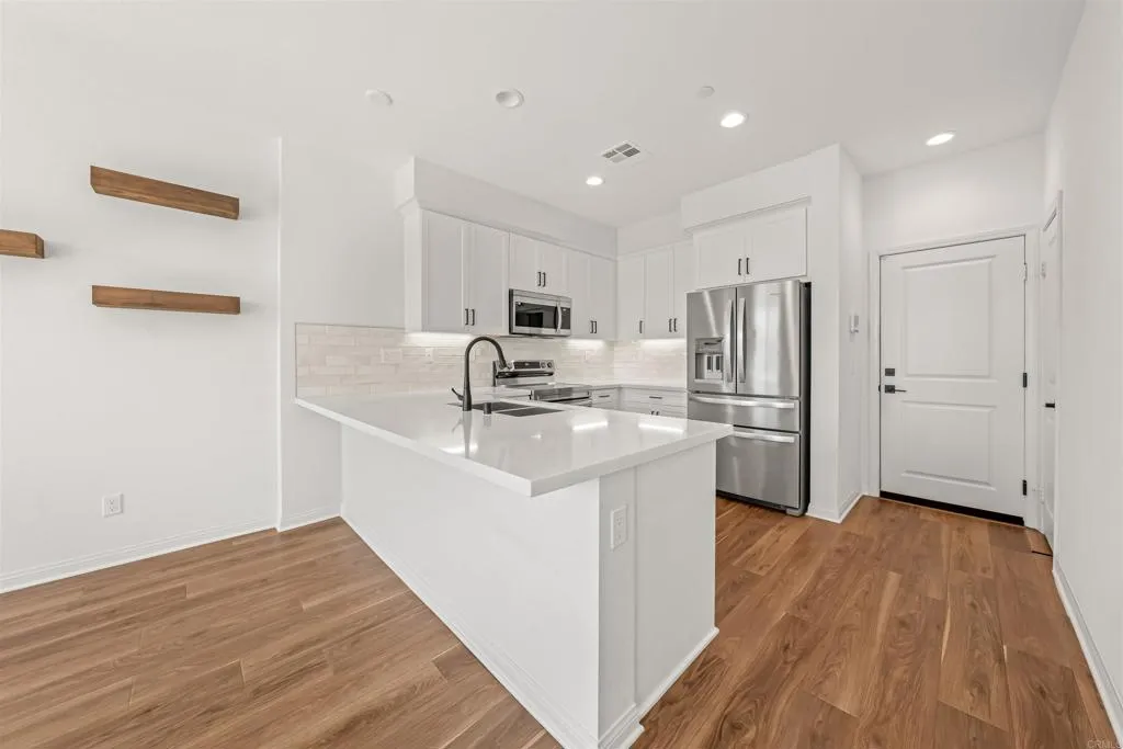 https://cdn.realtyfeed.com/cdn/127/306796940/dc38d0f54a2bf2a9f48245e15bb2b248.webp