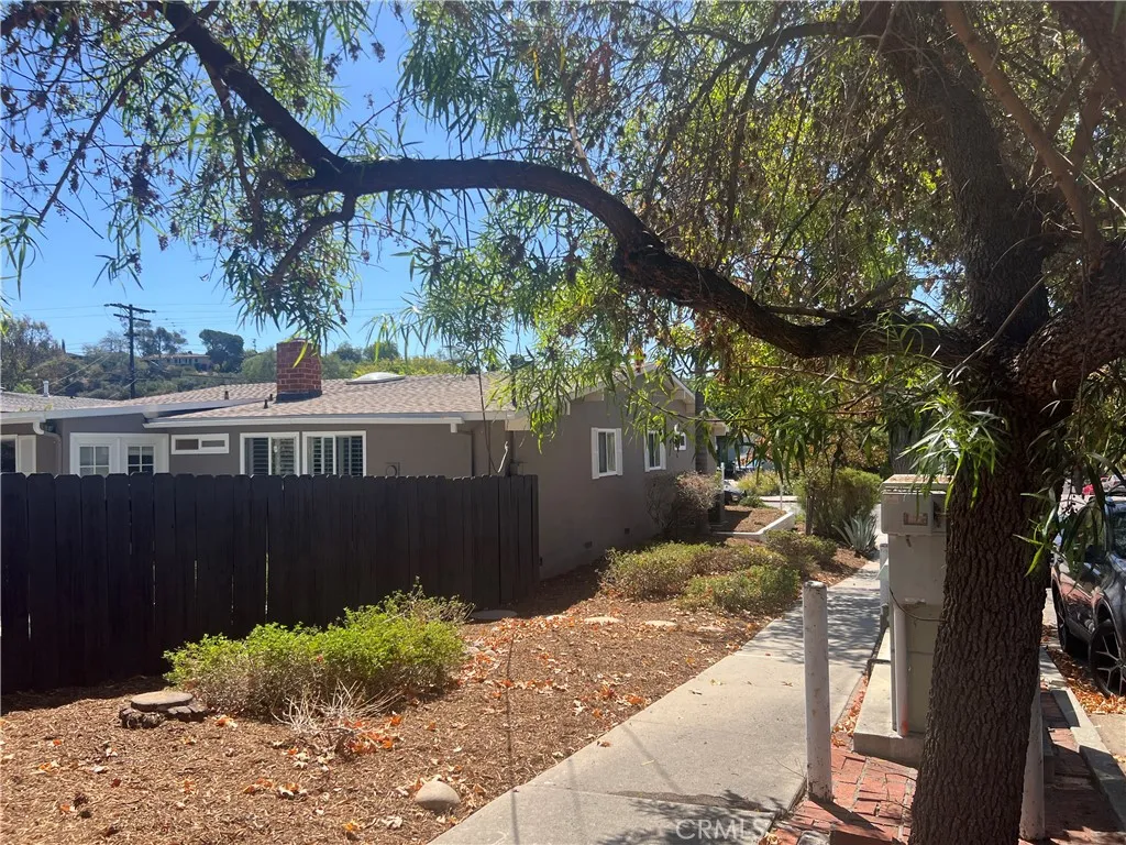 https://cdn.realtyfeed.com/cdn/127/306796942/4967f40bc66f1ad5bcc6e556fcecf81d.webp