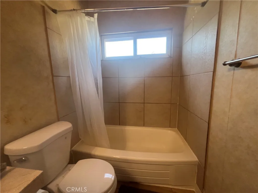 https://cdn.realtyfeed.com/cdn/127/306796942/ede1a0a67adb748023ade45dda8e9046.webp