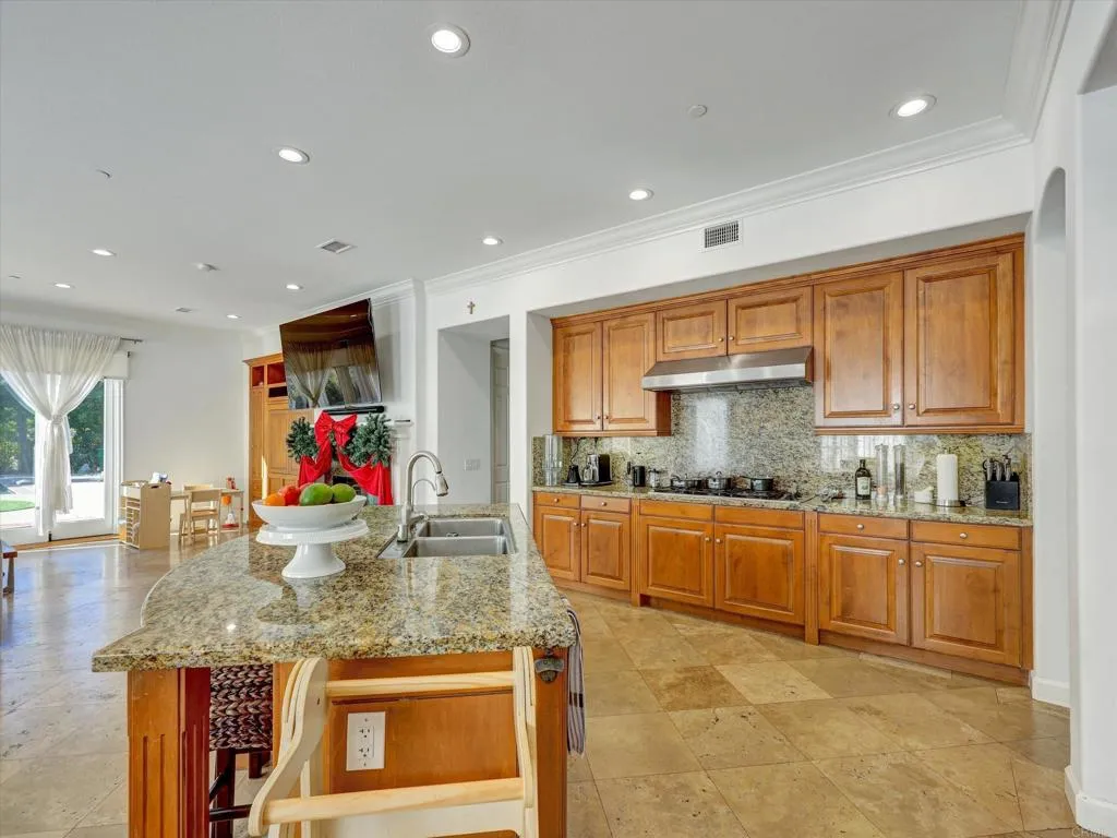 https://cdn.realtyfeed.com/cdn/127/306796959/a2c5640ef18b03f1a30d6772fe35f35c.webp