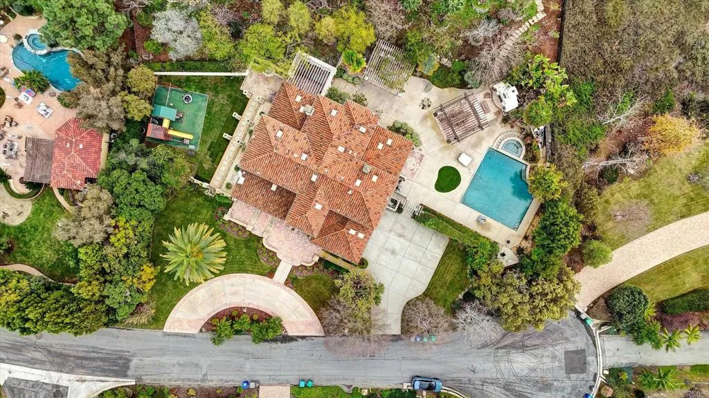 https://cdn.realtyfeed.com/cdn/127/306796959/d3beb56e7496494d60396d6f6a8c34bc.webp