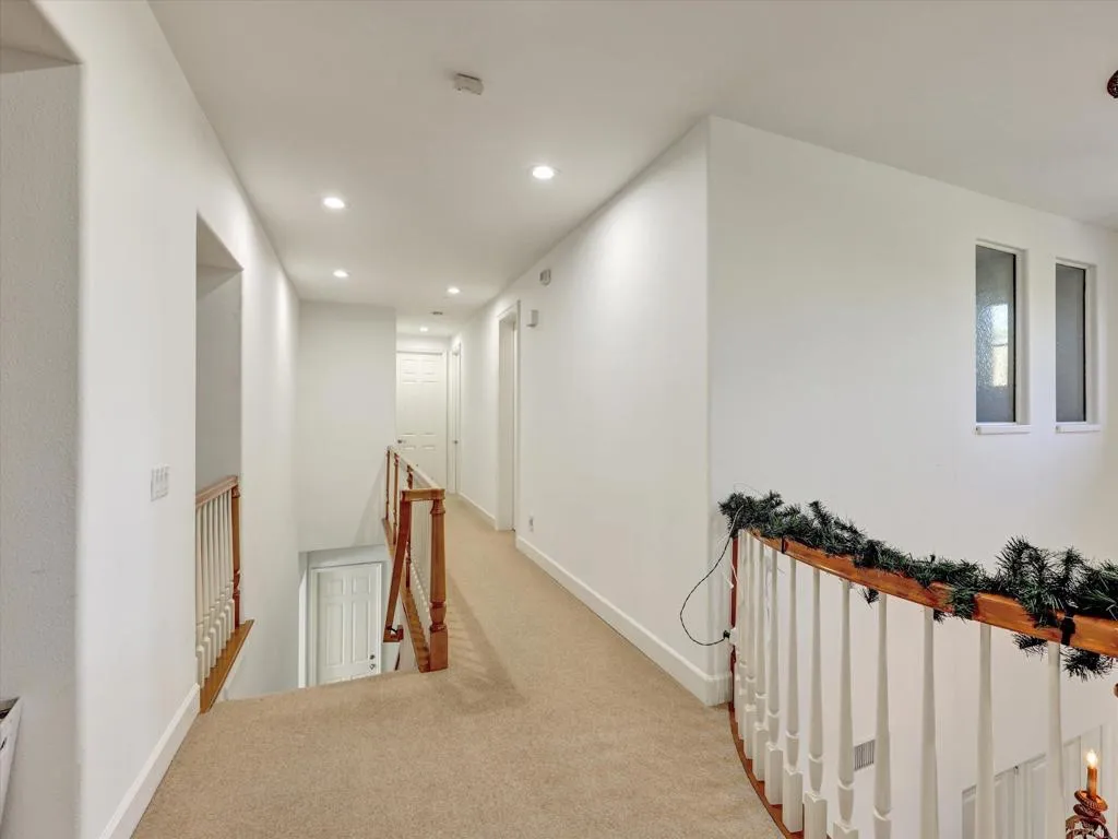 https://cdn.realtyfeed.com/cdn/127/306796959/e07c8c1a728f22683d9ad96bac451d47.webp
