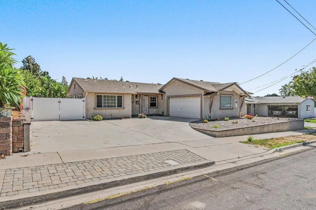 8378 Lake Ashwood Avenue, San Diego, CA 92119 - Photo 4 of 23, San Diego, CA