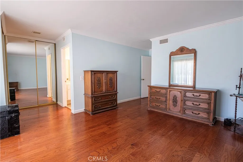 https://cdn.realtyfeed.com/cdn/127/306797069/351d077ffaff6cc4280a65f90d4a55c1.webp