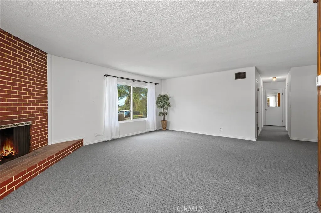 https://cdn.realtyfeed.com/cdn/127/306797076/07f1a628fe307ed9d31f077d117ec986.webp