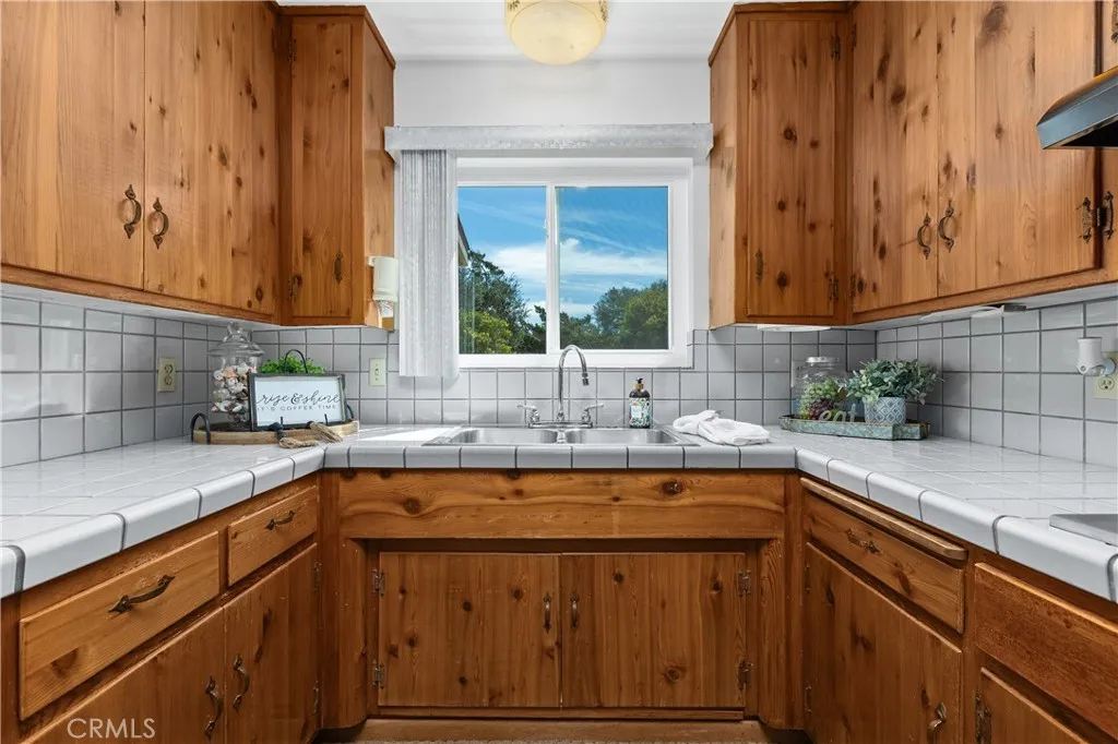 https://cdn.realtyfeed.com/cdn/127/306797076/83fccec91bfa78f1b5bc036212ae8115.webp