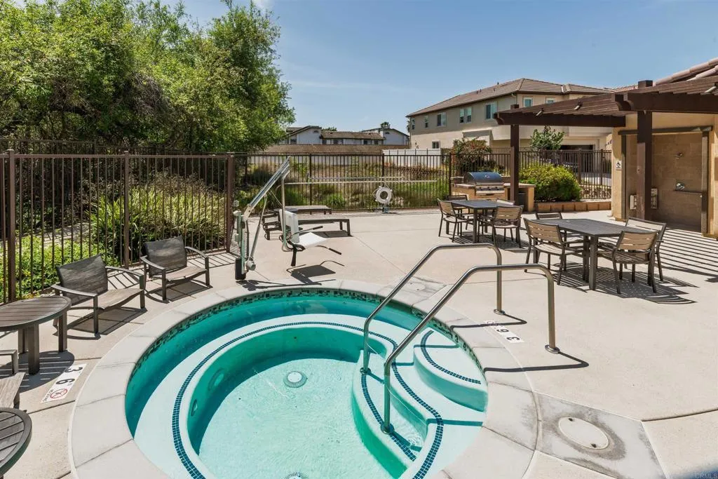 https://cdn.realtyfeed.com/cdn/127/306797086/2488093bb10197acb6ccdb745ee95d72.webp