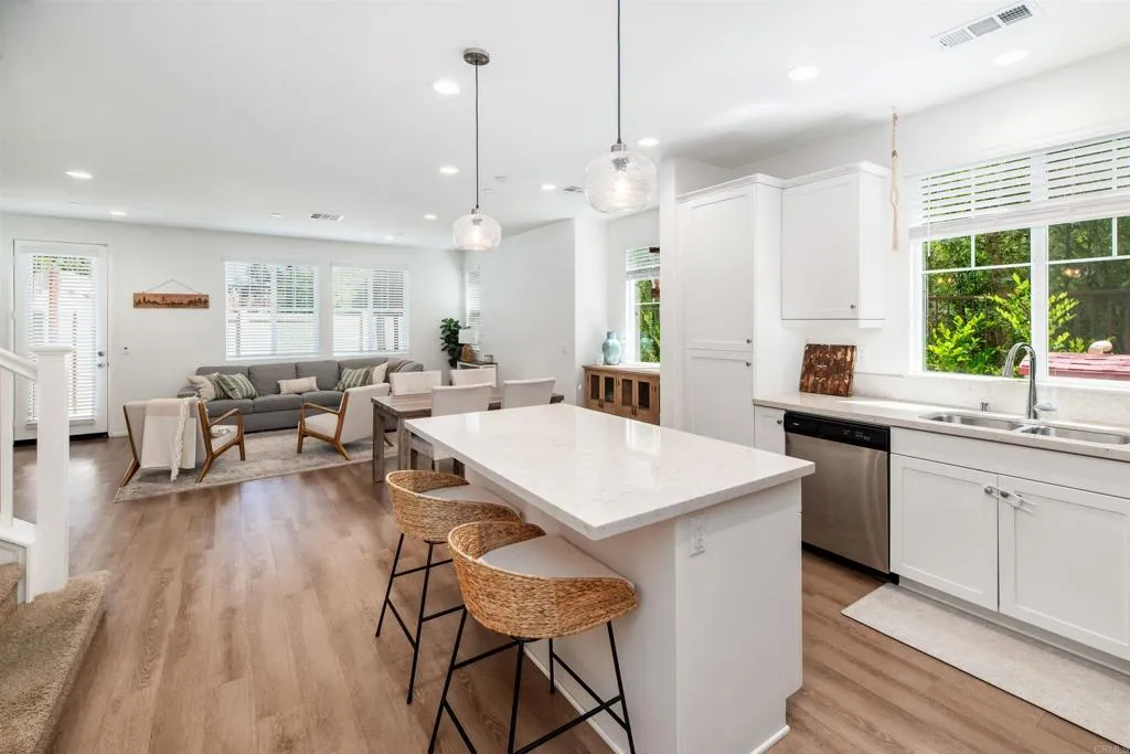 203 Silver Fir Court, Vista, CA 92083 - Main photo, Vista, CA