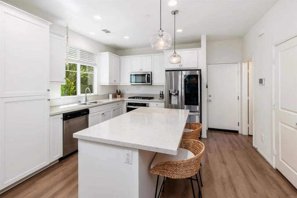 203 Silver Fir Court, Vista, CA 92083 - Photo 5 of 35, Vista, CA