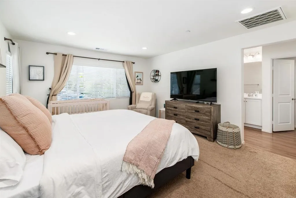 https://cdn.realtyfeed.com/cdn/127/306797086/936bf89aeabd4bd3e1a06eea7dbc0ec8.webp