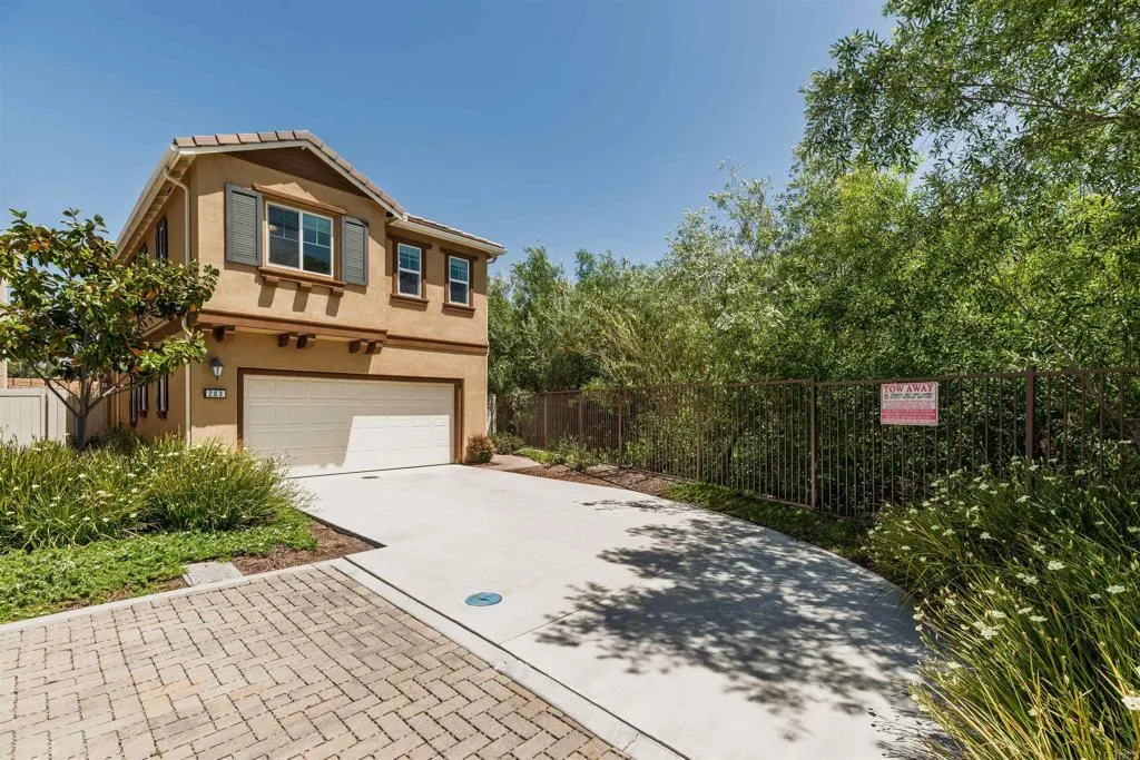 https://cdn.realtyfeed.com/cdn/127/306797086/fd1300454132b5d38a4ab465bec2410b.webp